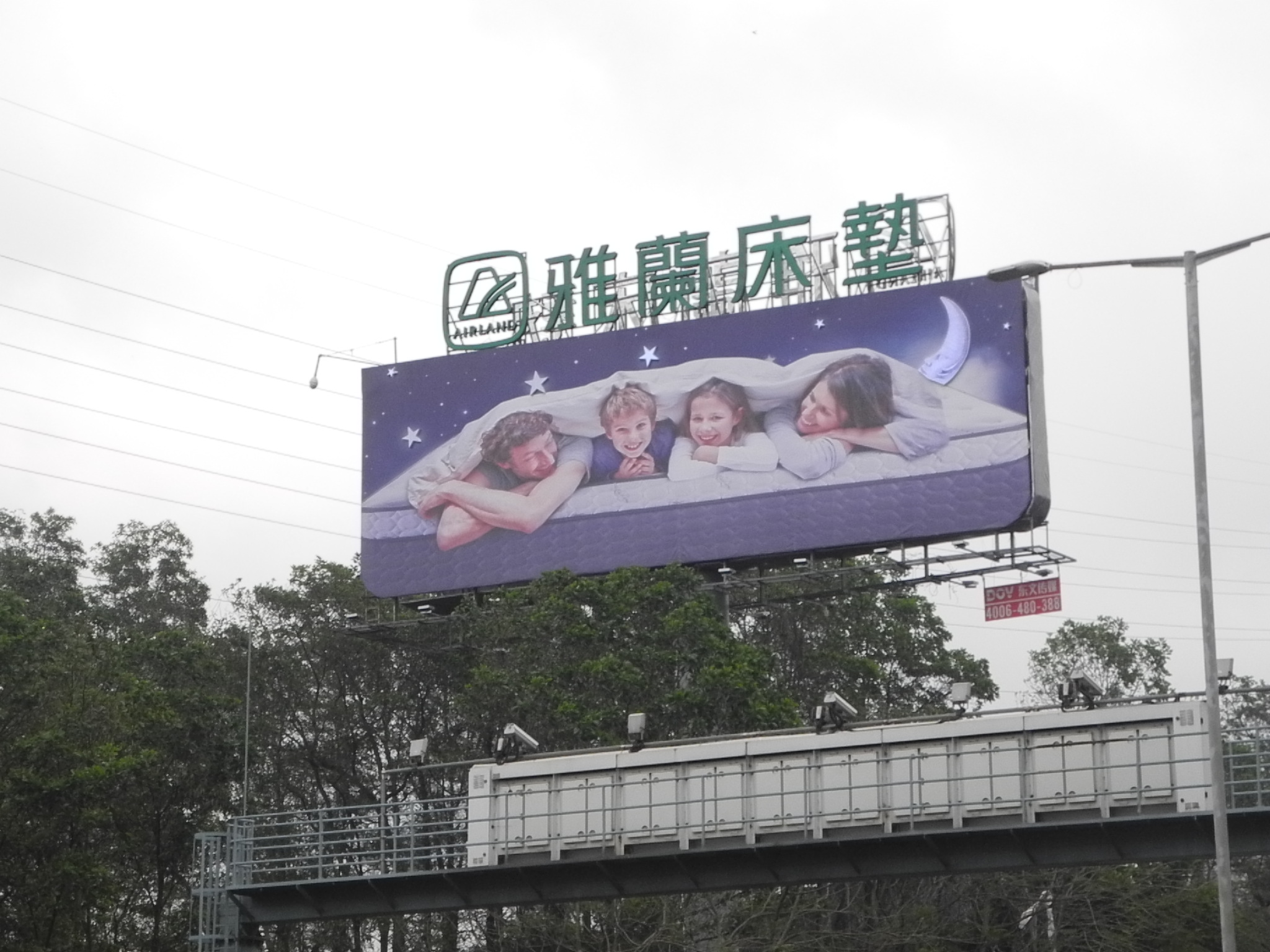深圳國際家具展:雅蘭共簽約數(shù)百家經(jīng)銷商!刷新記錄(圖4) 深圳國際家具展:雅蘭共簽約數(shù)百家經(jīng)銷商!刷新記錄(圖4)