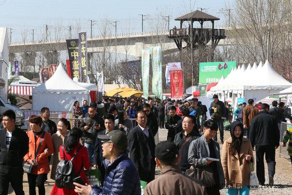 房車(chē)盛宴 第12屆北京房車(chē)展成交額8.5億(圖2)
