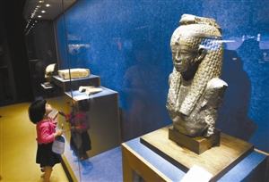 文明差異-埃及木乃伊遇中國(guó)金縷玉衣 兩國(guó)博物館在南京展“法老與王”(圖1)